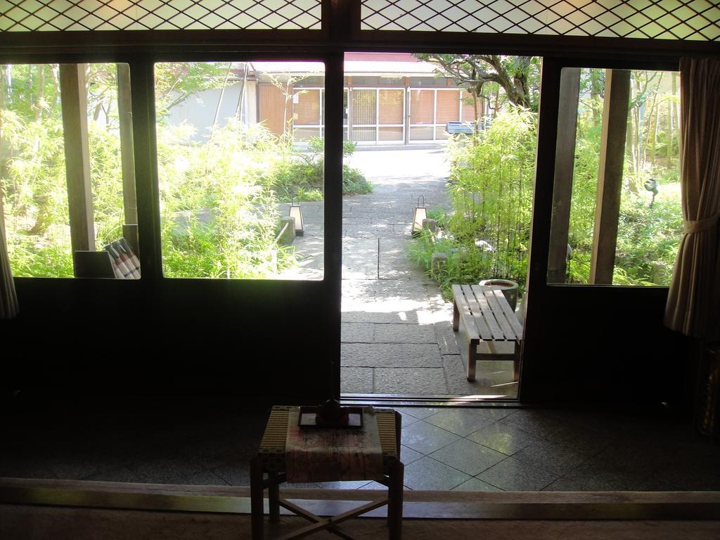 Kurhaus Ishibashi Ryokan Симода Экстерьер фото